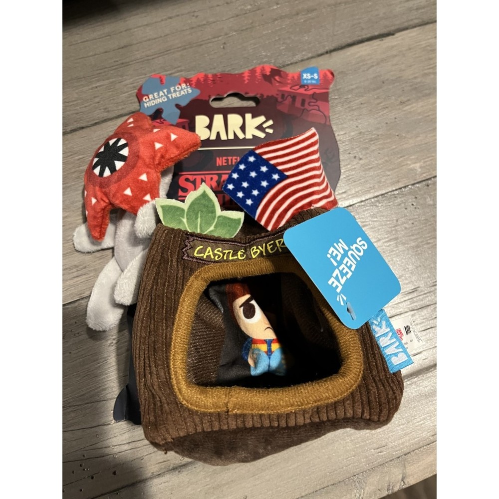 **NWT**Bark Stranger Things Castle Byers Pet Toy; 2 toys in 1!